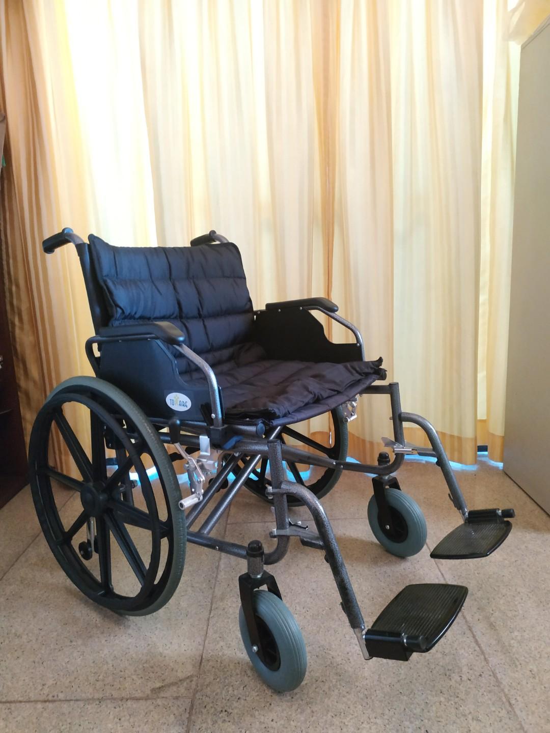 Heavy Duty Wheelchair (Category: Wheelchairs) located in Manila. Submitted by silverdragon.bf1a84 (Listing ID 255509456, Image 1). Description: Heavy Duty Wheelchair only used for 1 month. Slightly negotiable..