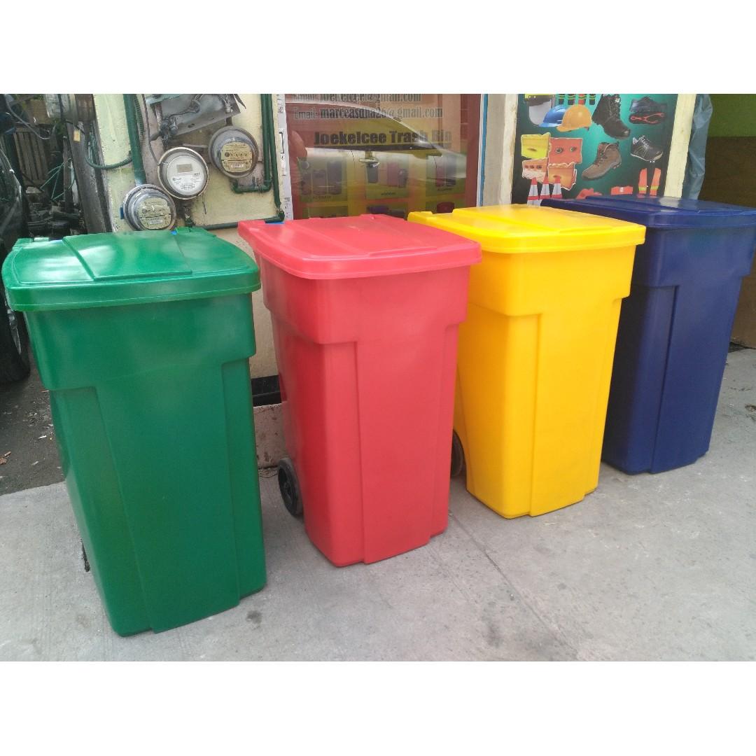 hooded trash bin manufacturer, Furniture & Home Living, Cleaning