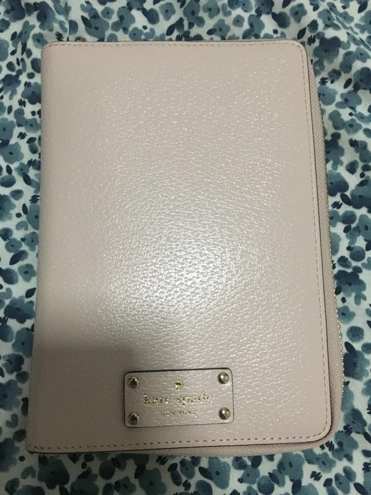KATE SPADE WELLESLEY PLANNER, Women's Fashion, Bags & Wallets, Purses &  Pouches on Carousell