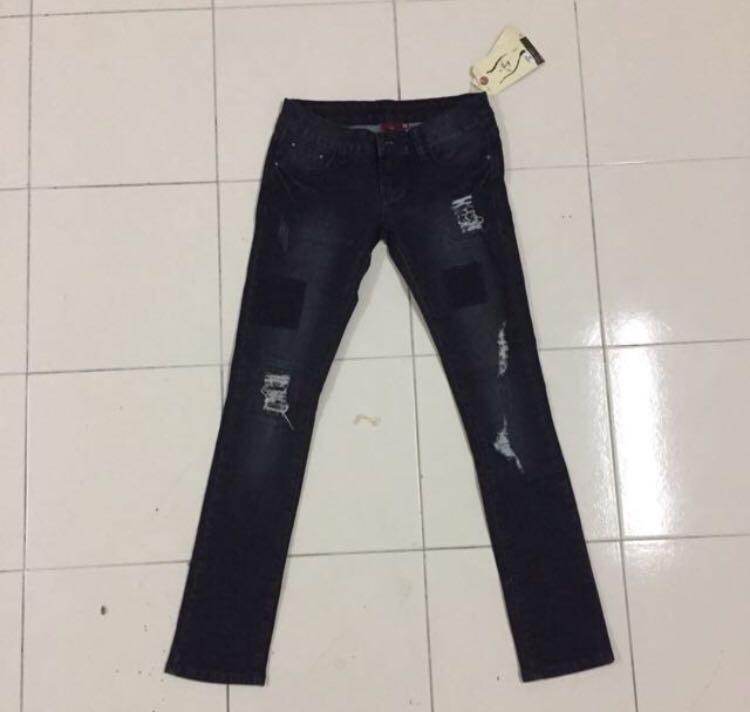 levis black ripped jeans