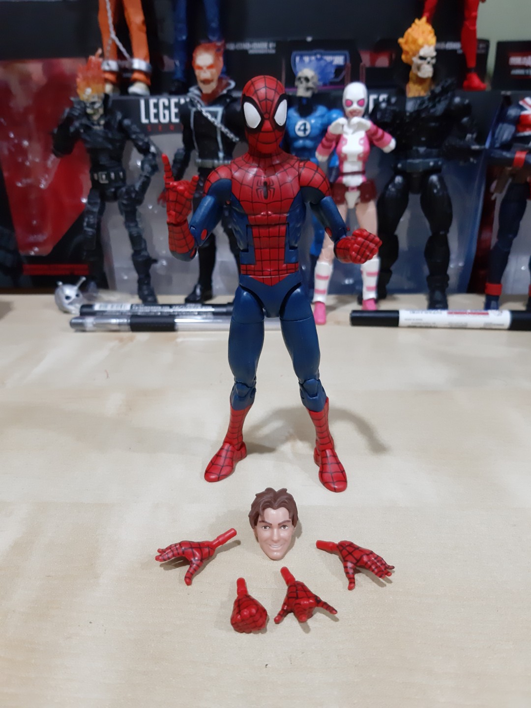 Marvel legends ultimate spider 2025 man peter parker