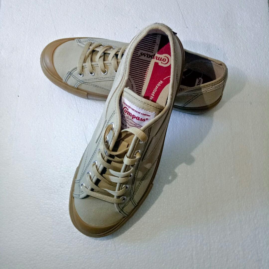 Sepatu Compass Gazelle Low Cappuccino Fesyen Pria Sepatu Sneakers Di Carousell