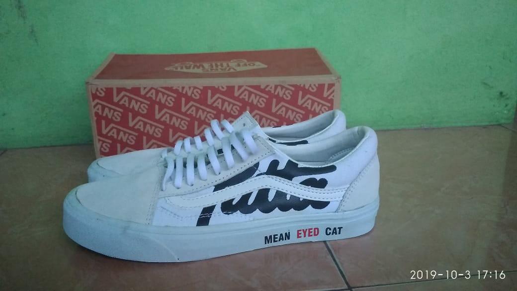 Sepatu Vans Putih Pria Fesyen Pria Sepatu Sneakers Di Carousell