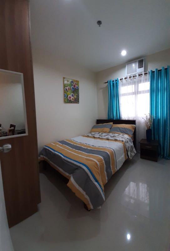 1 Br Fully furnished, high level condo with private car park Midpoint