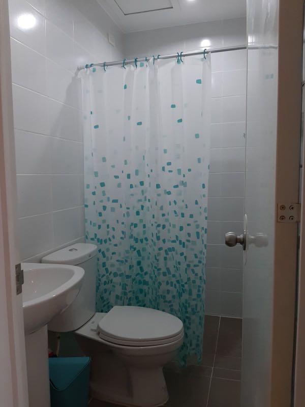 1 Br Fully furnished, high level condo with private car park Midpoint