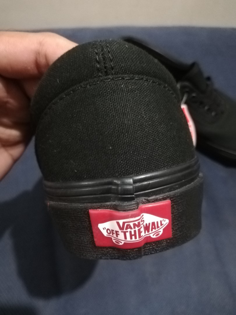 vans era triple black