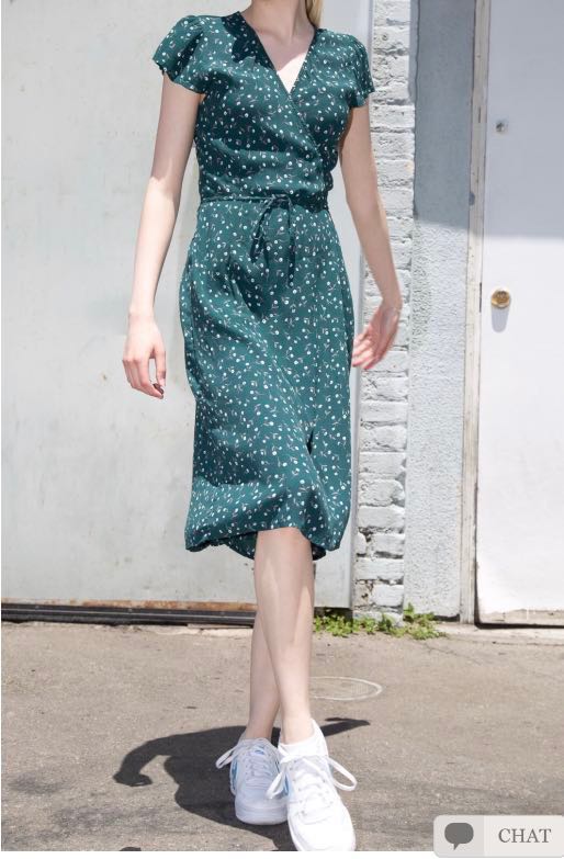 Brandy Melville Robbie Wrap Dress in Green, Women's Fashion, Tops