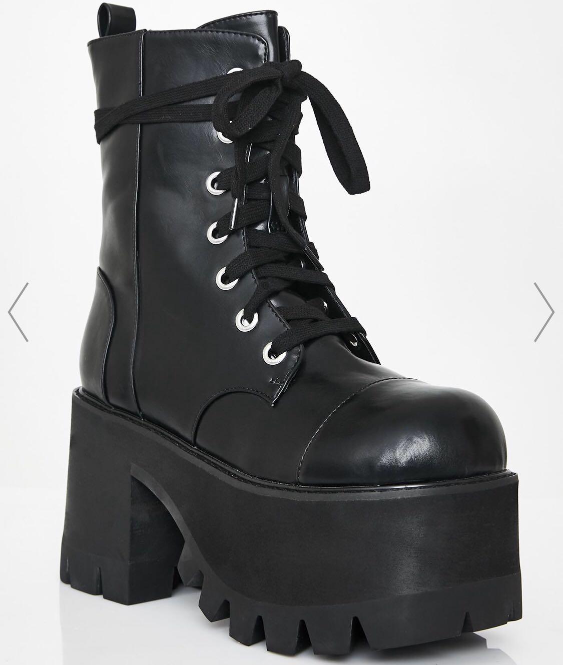 Chunky platform top boots black