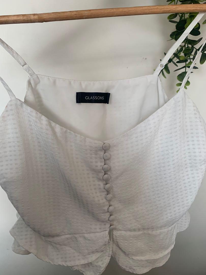 Glassons crops (Category: Clothes) located in Auckland. Submitted by nyahtahitahi (Listing ID 255629264, Image 2). Description: .