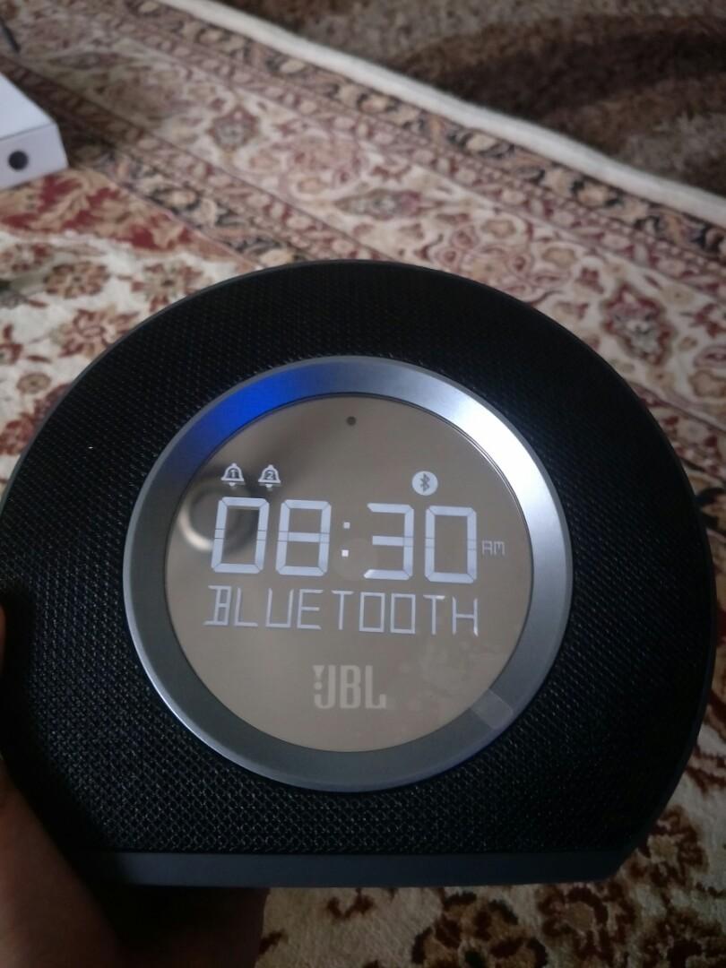 JBL Horizon  Bluetooth clock radio with USB charging and ambient