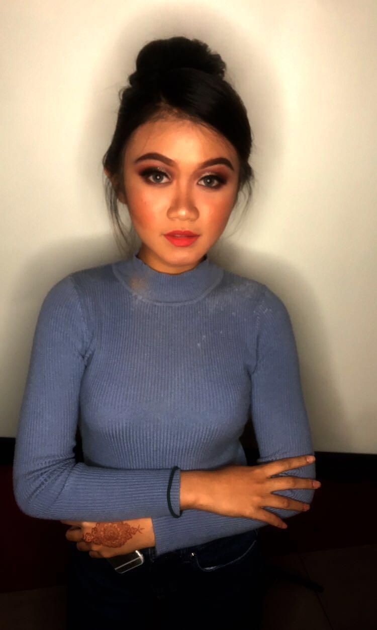 MAKEOVER (Category: Makeup) located in Singapore. Submitted by thriftedjunkies (Listing ID 3466554, Image 3). Description: Birthday Party, Prom Night, Engagement Party, Photoshoot.. Makeup & Hairdo Price Range: $70-$130.