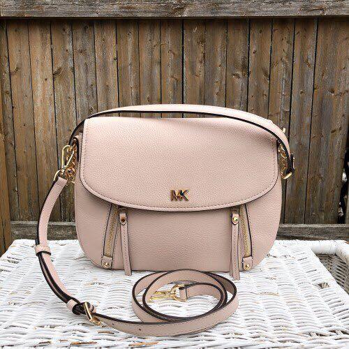 Michael Kors Evie Medium Pebbled Leather Shoulder Bag in Soft Pink