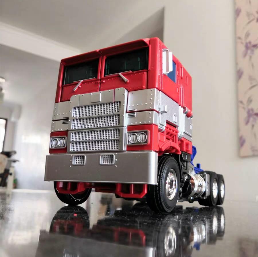 Optimus Prime US Freightliner FL86 G1 T6 Bumblebee Movie Wei Optimus Prime US Freightliner FL86 G1 T6 Bumblebee Movie Wei