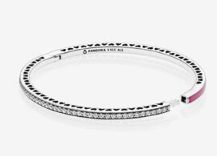 Pandora radiant outlet hearts bangle