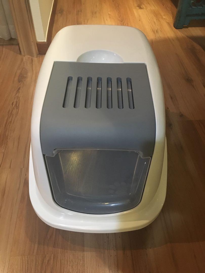 Savic Litterbox, Pet Supplies, Homes & Other Pet Accessories on Carousell