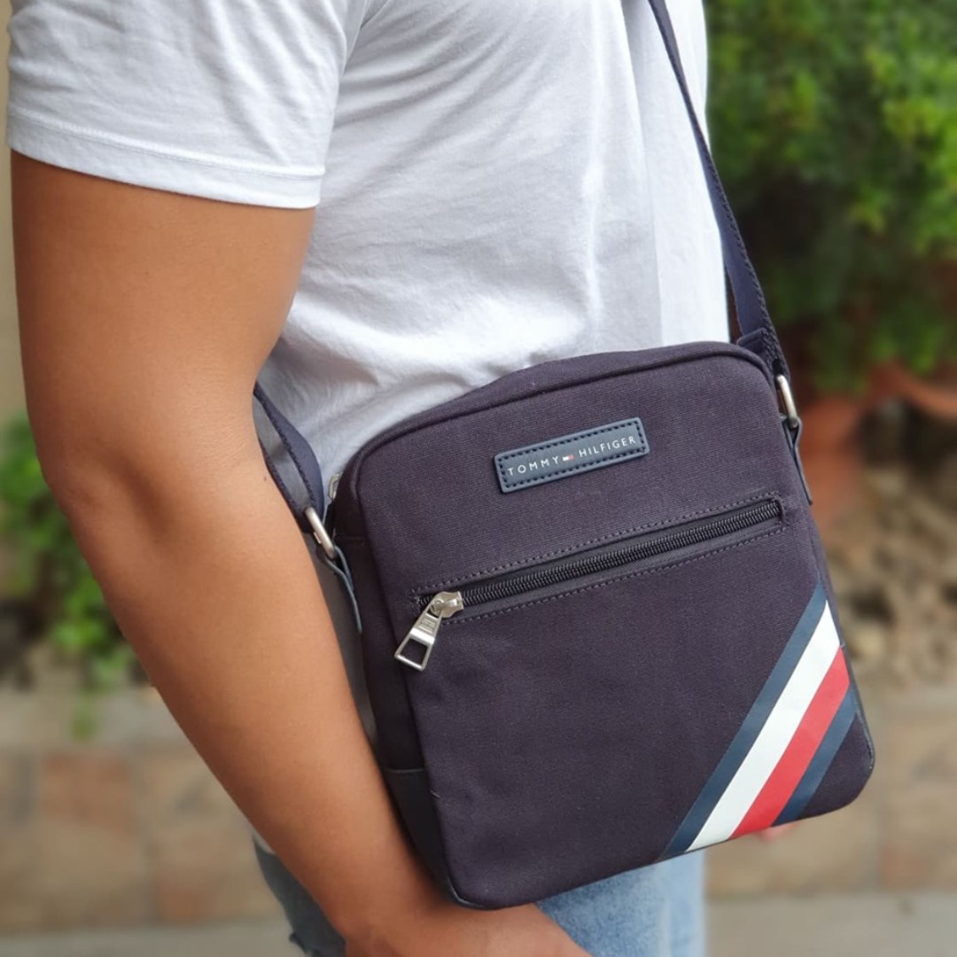 Mens crossbody bag tommy hilfiger 2025