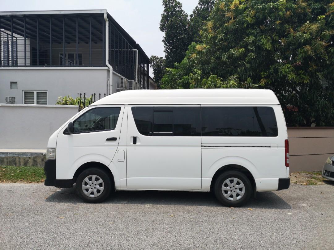 Toyota 11 seater van hotsell