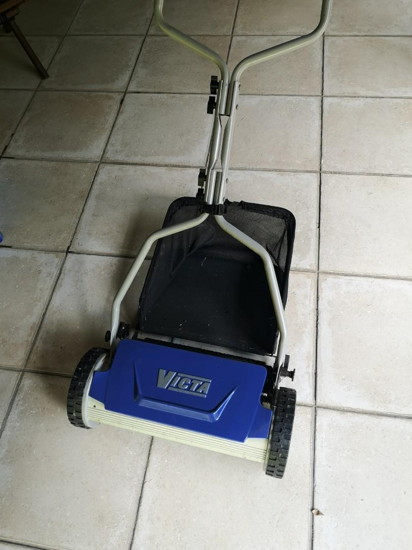 Victa top manual mower