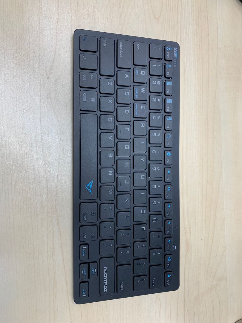 Bluetooth Keyboard, Computers & Tech, Parts & Accessories, Computer Keyboard on Carousell