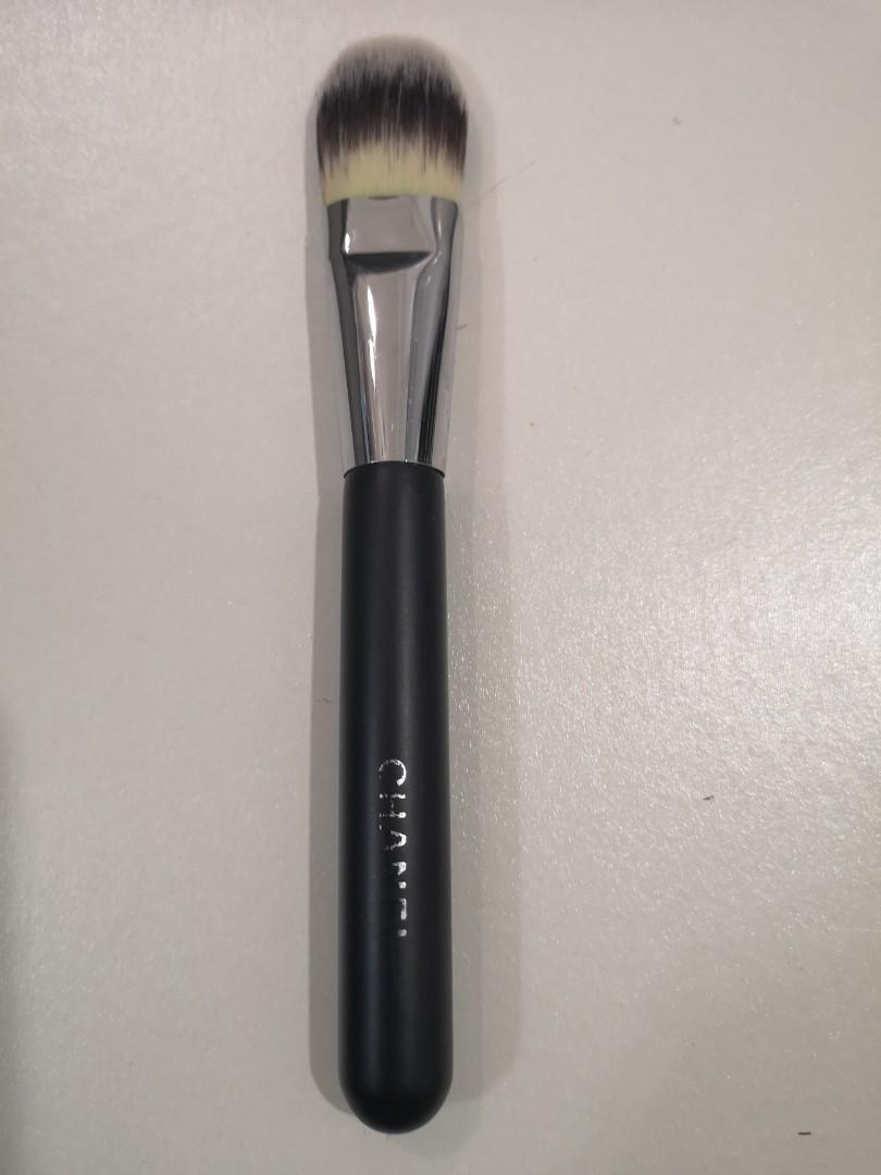 CHANEL Foundation Brush, Beauty & Personal Care, Face, Makeup on Carousell