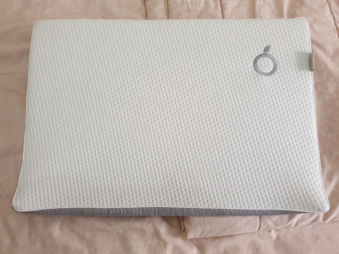 Dooglee Wedge Pillow, Bayi & Anak, Perawatan & Makanan Anak di Carousell