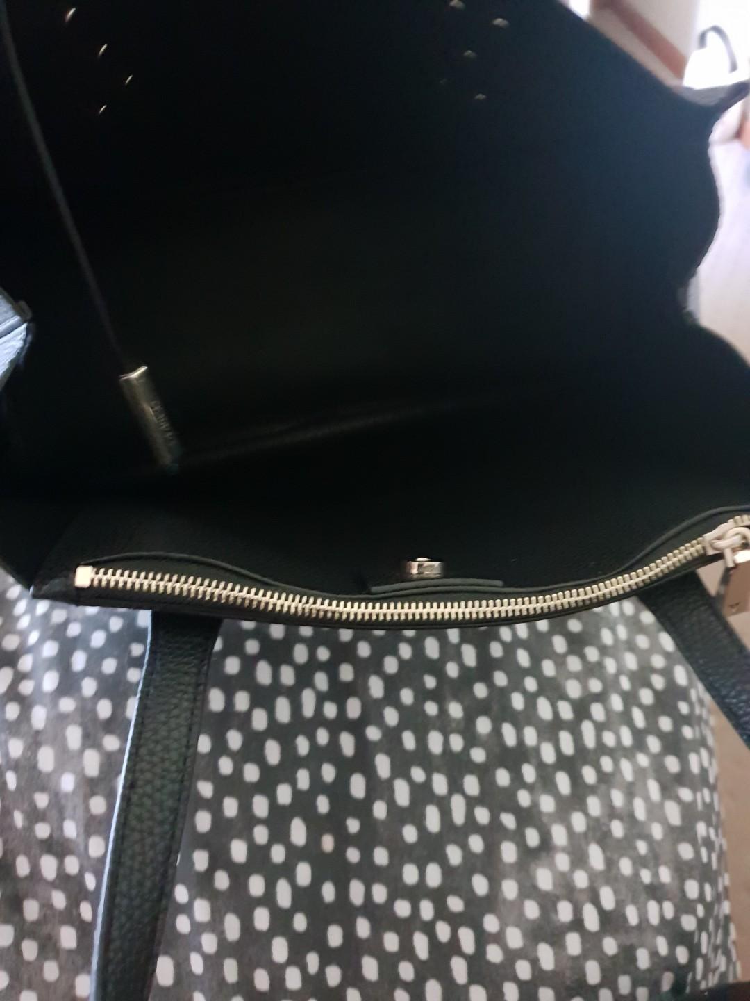 Guess fortune tote sale