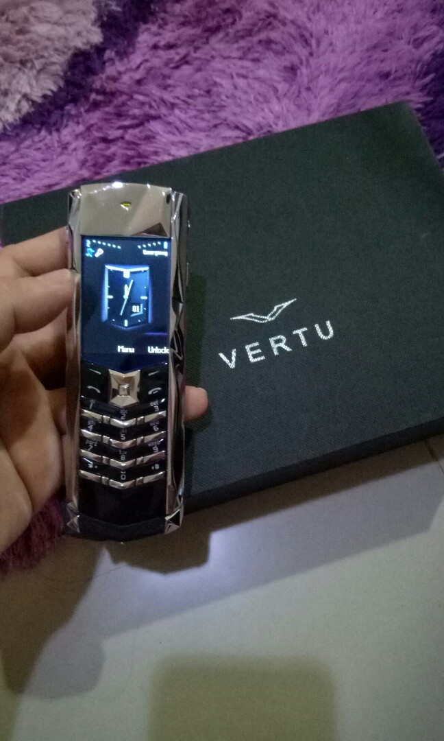 Hp Vertu Signature S Wrn Silver Elektronik Lainnya Di Carousell