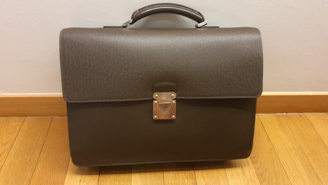 Louis Vuitton Grizzli Taiga Leather Robusto 1 Compartment Briefcase Louis  Vuitton