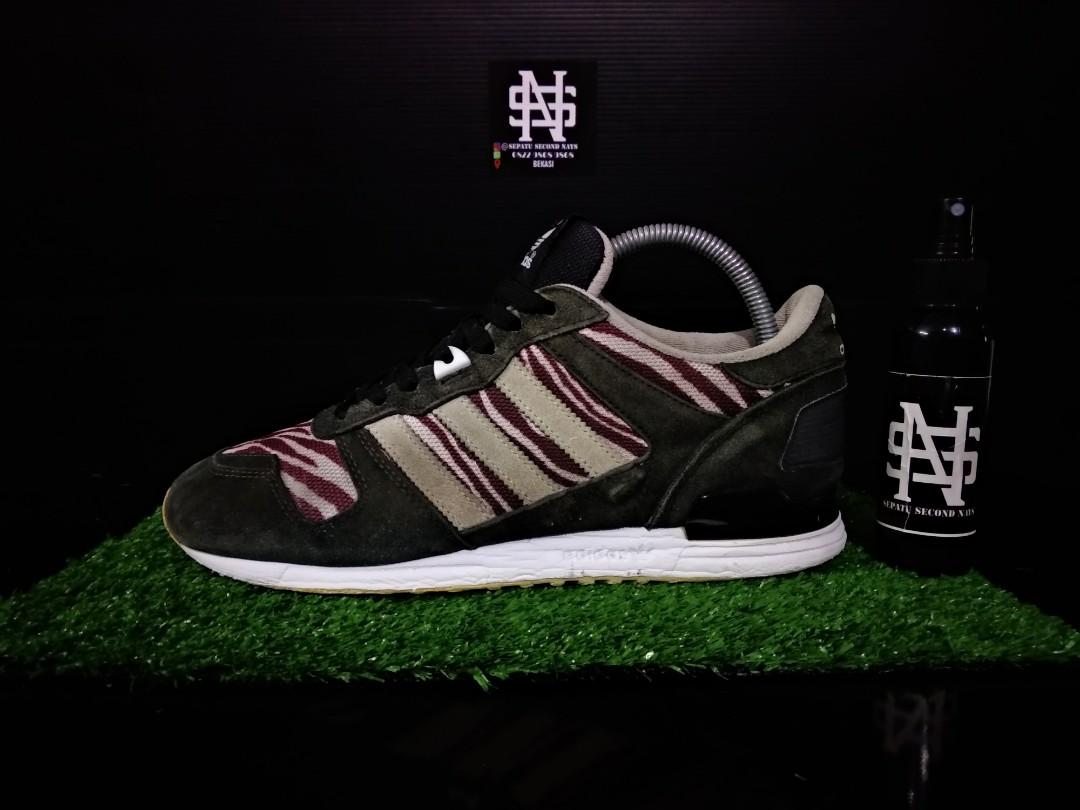 adidas zx 700 zebra