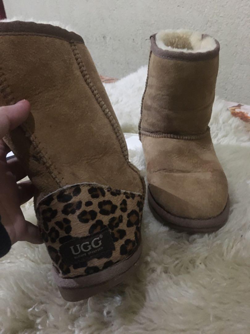UCG boots (Category: Boots) located in Amadeo. Submitted by stephambion (Listing ID 255883314, Image 3). Description: Japan surplus Please manage expectation! Color may differ due to lighting. Issue and details posted on pic. No return/no exchange! Shipping via J&T only! .