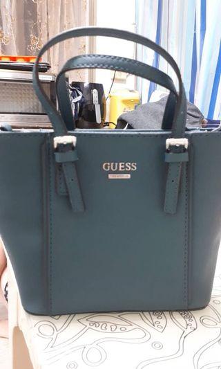 近全新美國帶回Guess斜背側背兩用包