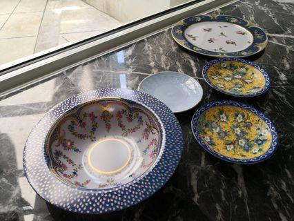 Assorted vintage plates