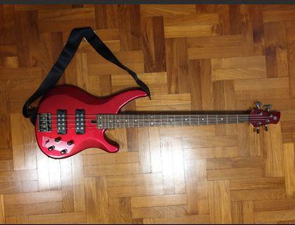 Yamaha bass guitar ( trbx304)