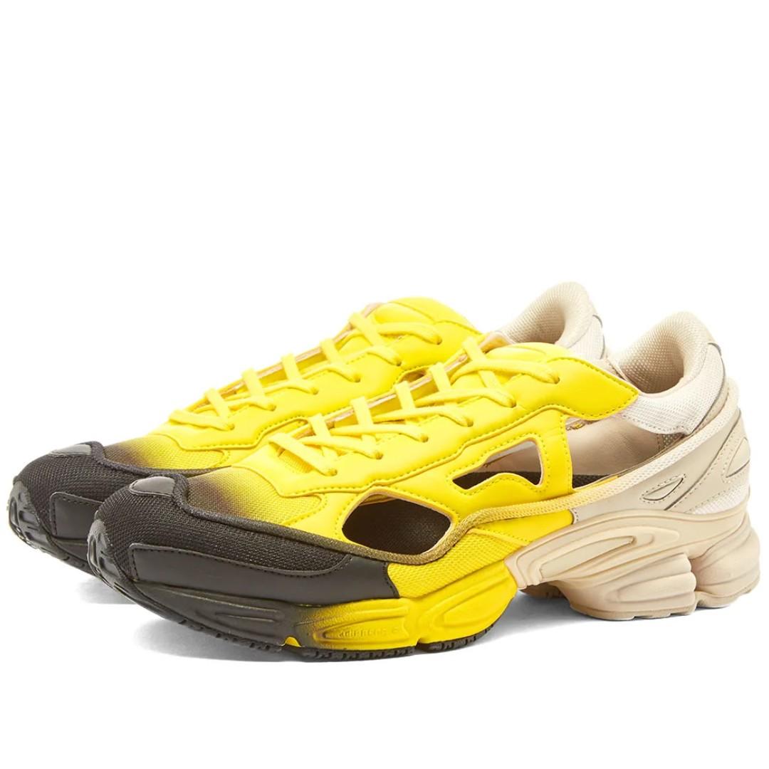 ozweego black yellow