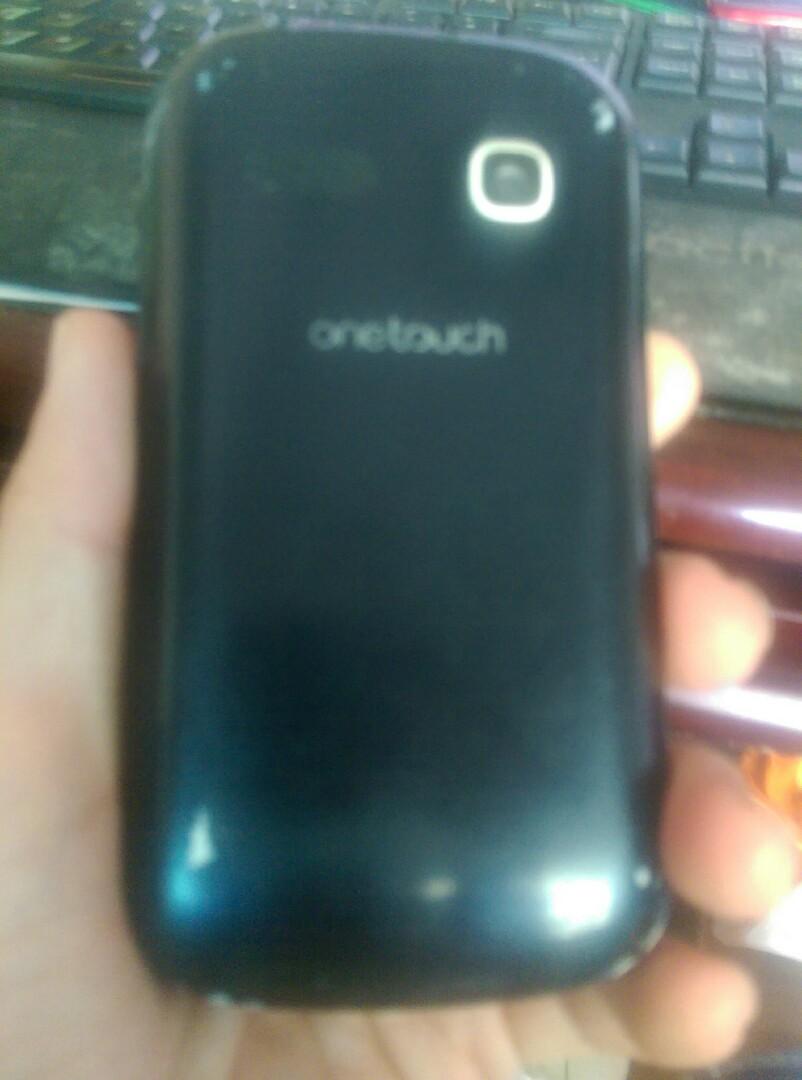 Alcatel One Touch 4033E (Category: Android Others) located in Manila. Submitted by k3788 (Listing ID 256018407, Image 2). Description: Lcd is broken on one corner All others working..