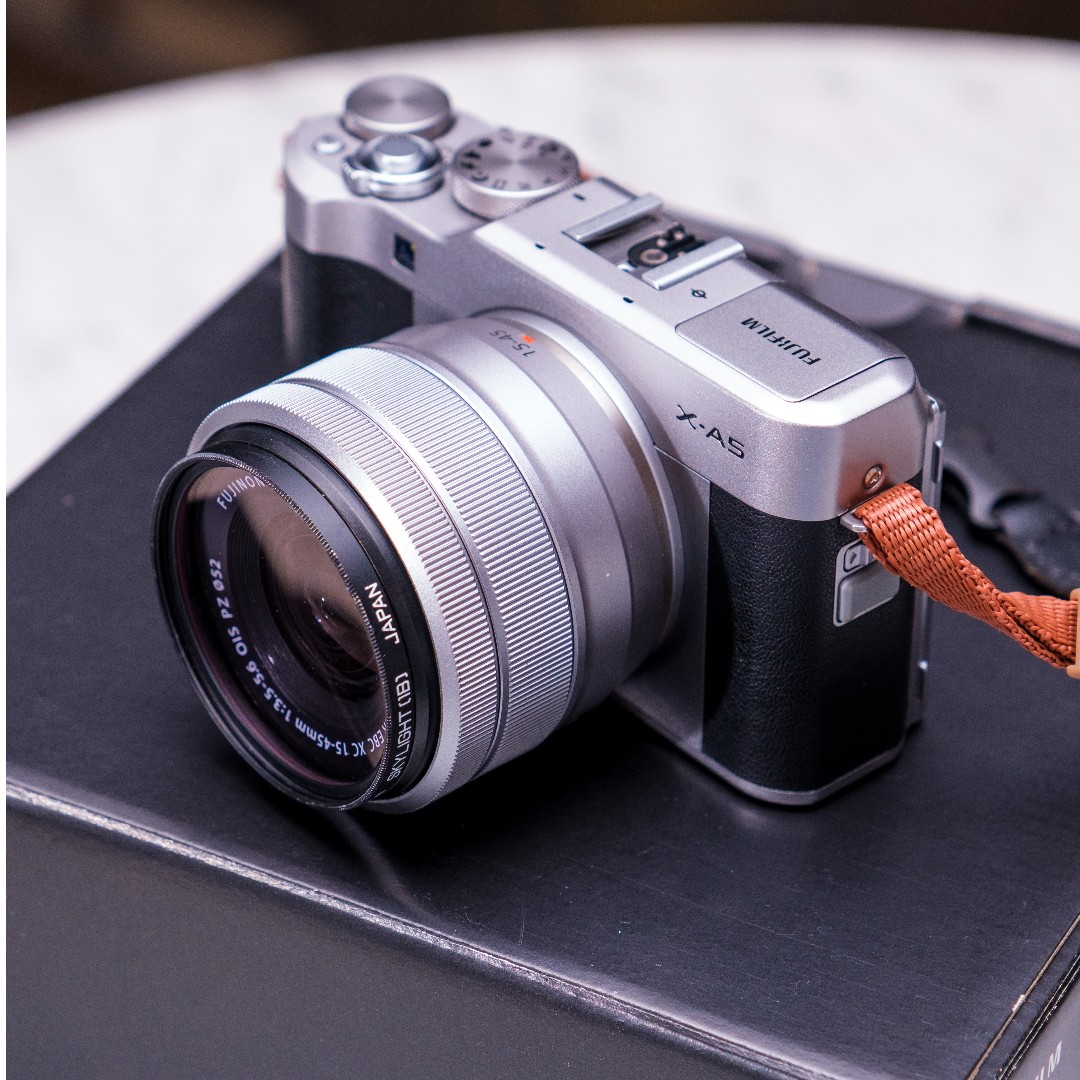 Almost new (seven months old) Fujifilm XA5 with kit lens 15 mm to 45 mm ...