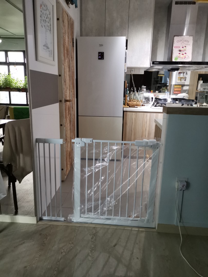 baby gate for kitchen