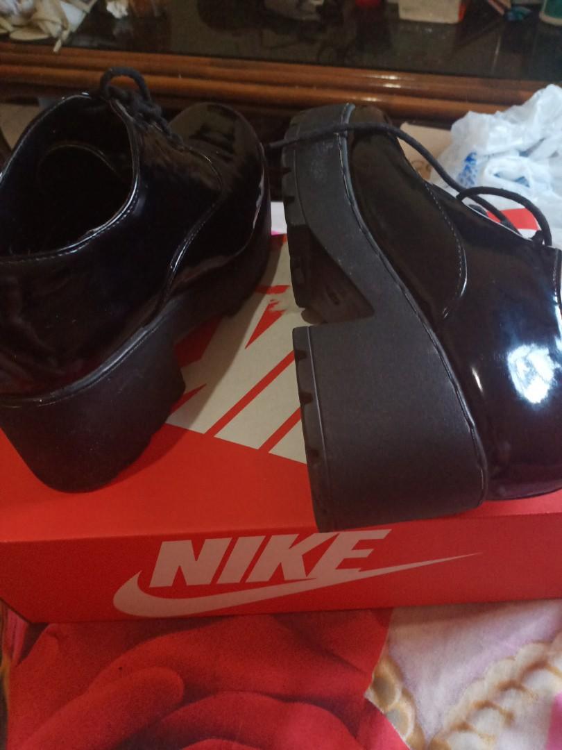 Bata angkle black boot, Fesyen Wanita, Sepatu di Carousell