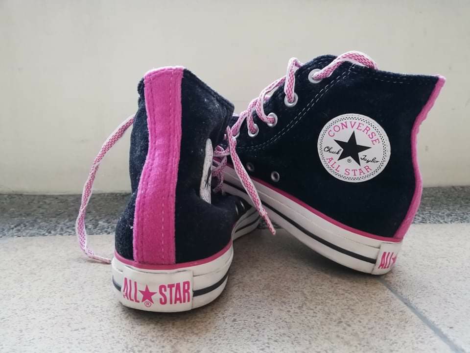 black pink converse