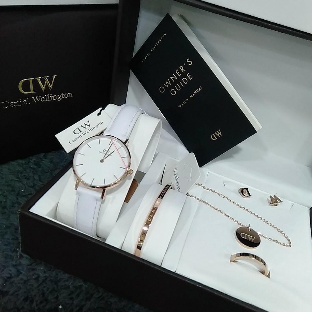 Dw pendant set sale