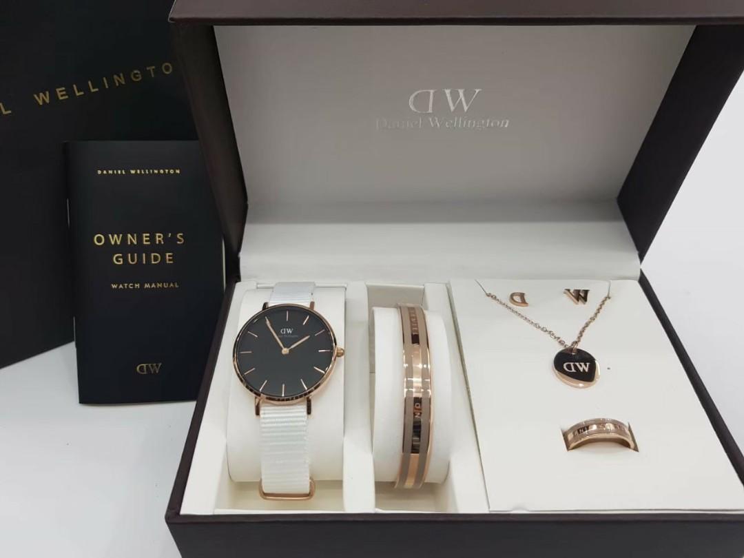 Daniel Wellington pendant set dw pendant set Barang Mewah Jam Tangan di Carousell