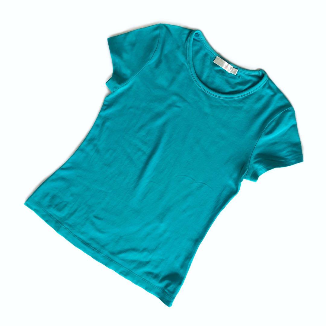 G200 Basic Top (Category: Blouses) located in Shah Alam. Submitted by mellowmoon (Listing ID 256008349, Image 1). Description: • Size: M • Color: Turqoise • Condition: 8/10 • Worn few times • Price excluding postage *Colour may slightly vary due to photographic lighting sources or your monitor settings. .