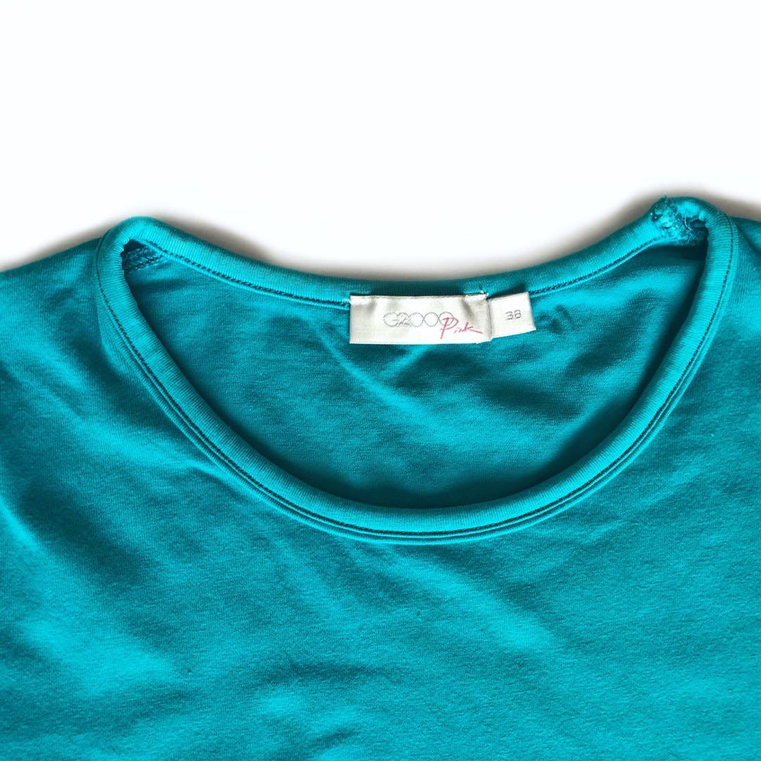 G200 Basic Top (Category: Blouses) located in Shah Alam. Submitted by mellowmoon (Listing ID 256008349, Image 2). Description: • Size: M • Color: Turqoise • Condition: 8/10 • Worn few times • Price excluding postage *Colour may slightly vary due to photographic lighting sources or your monitor settings. .