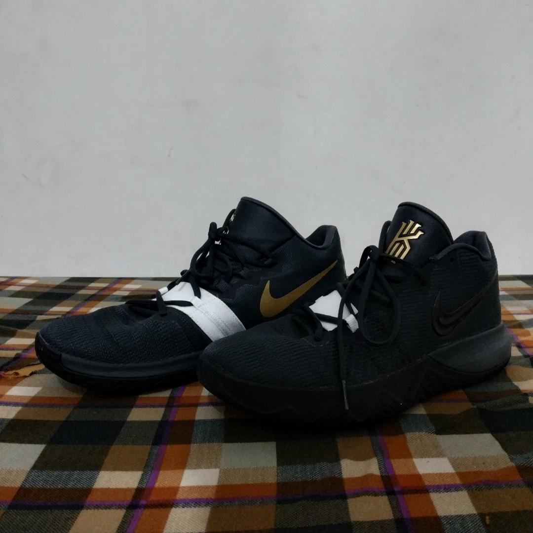 black and gold kyrie flytrap