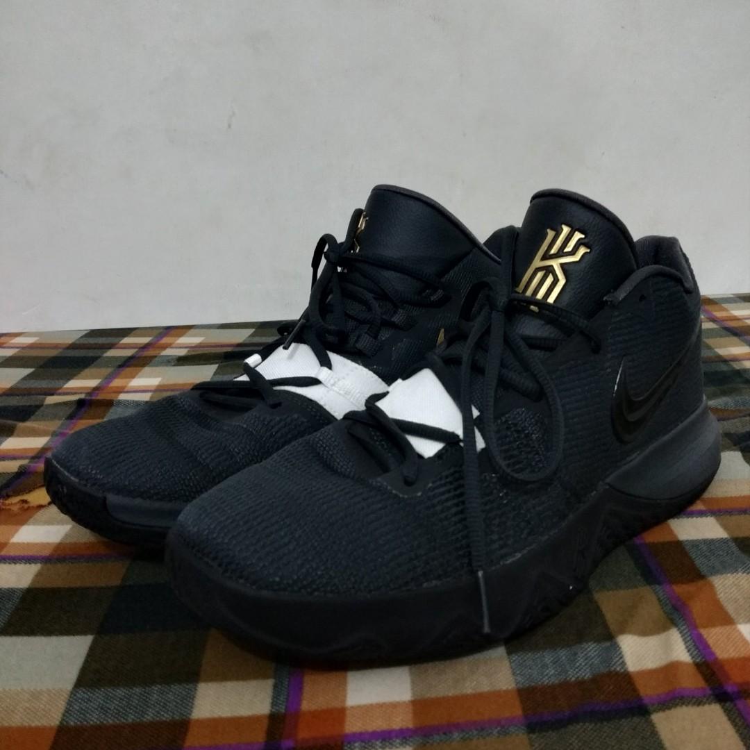 Nike kyrie discount flytrap black gold