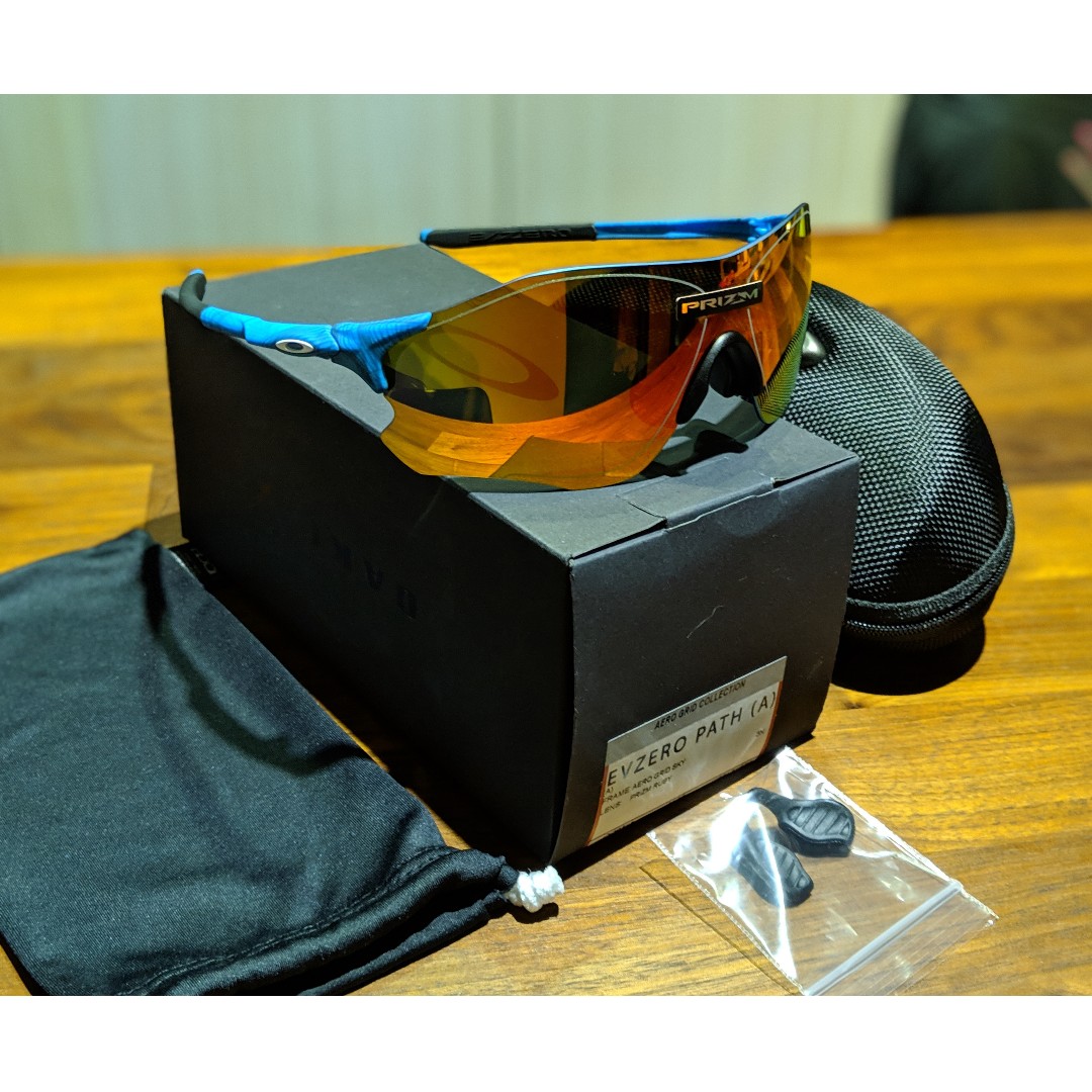 oakley aero grid collection