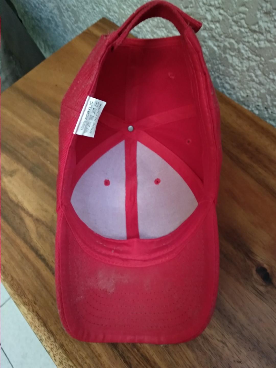 Red Cap (Category: Caps & Hats) located in Manila. Submitted by thejaypee (Listing ID 256003987, Image 1). Description: Red cap for sale. Never been used. Nastore lang sa kwarto..