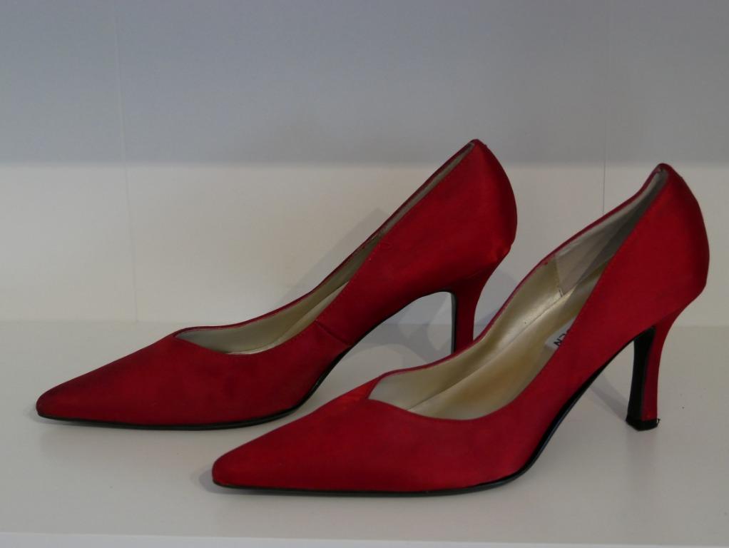 steve madden red pumps
