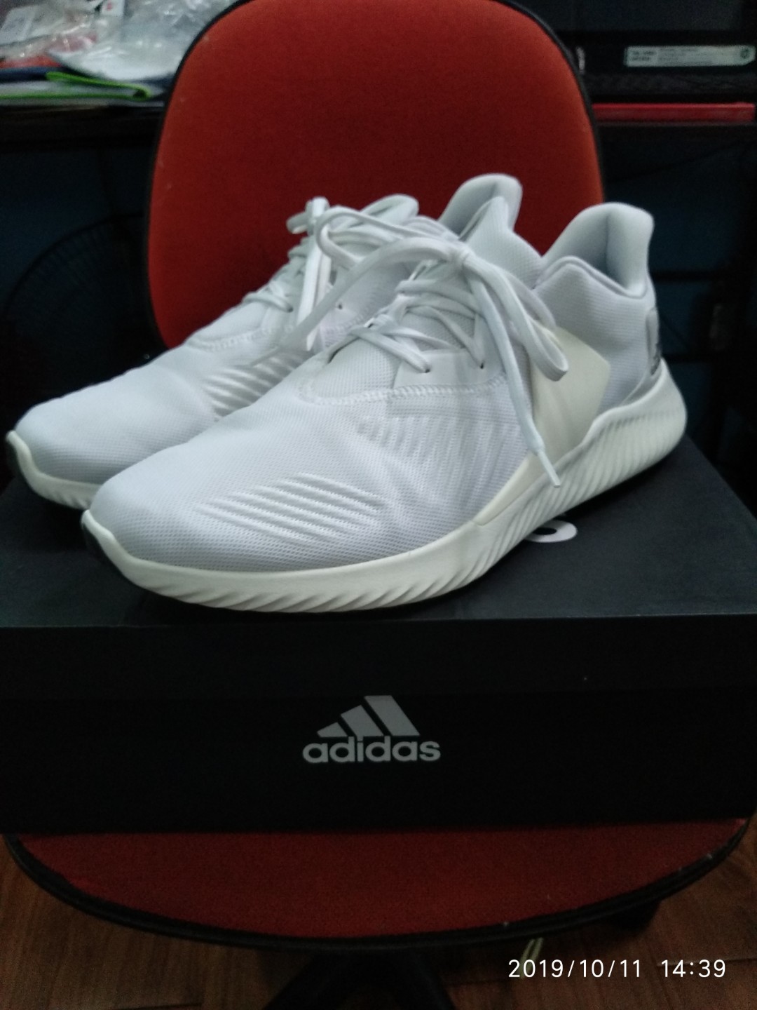 alphabounce all white
