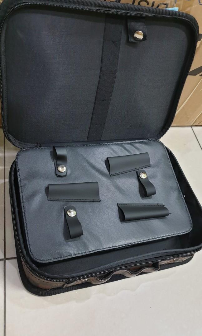 BARBER ORGANIZER (Category: Luxury Bags & Wallets) located in Quezon City. Submitted by salon_suppliess (Listing ID 256134816, Image 2). Description: BARBER ORGANIZER FOR SALE!! ✔ BRAND NEW ✔ GOOD QUALITY.